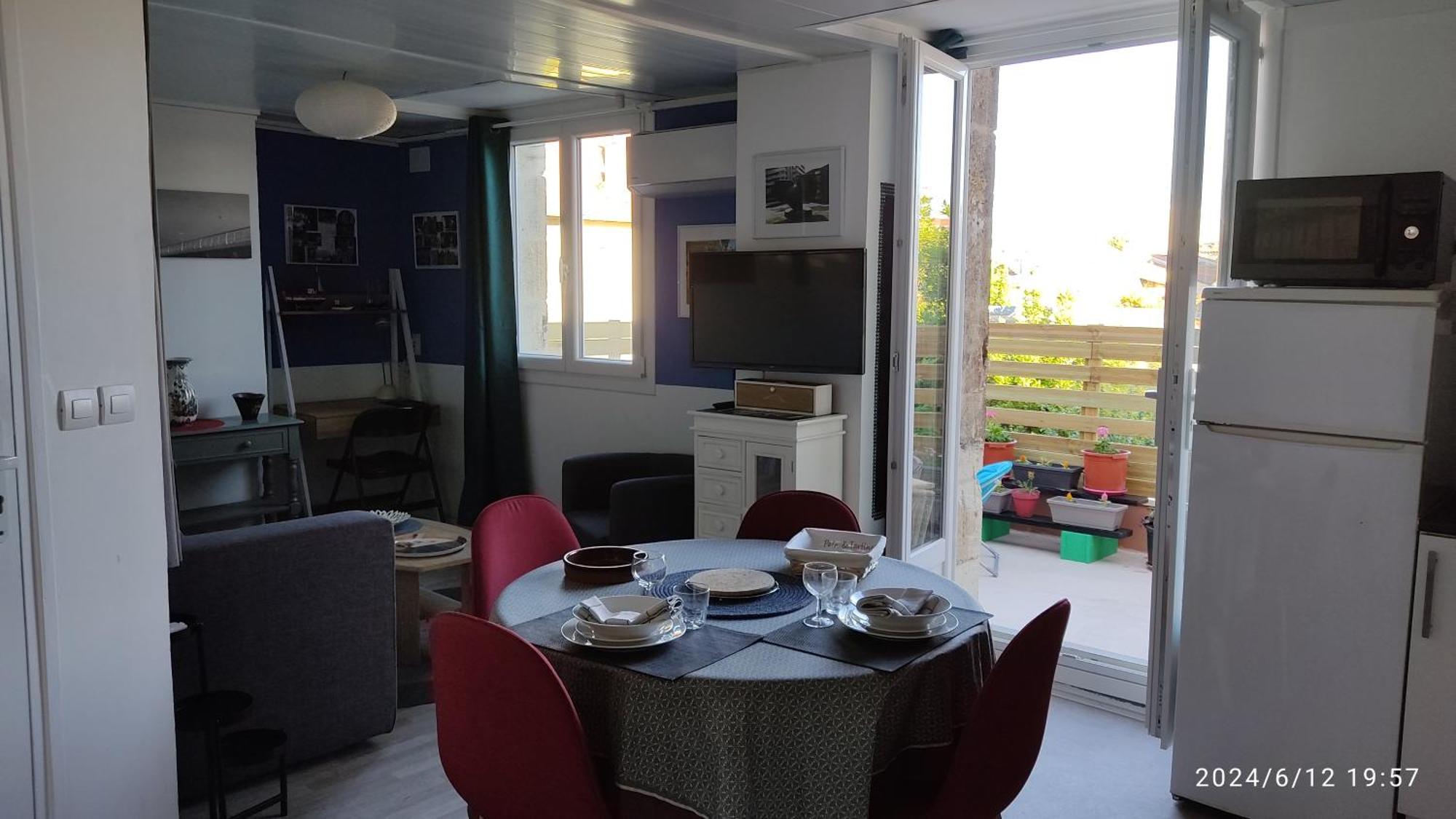 Les Bonbonieres D'Andrea Gavinies Pellegrin Apartment Бордо Екстериор снимка